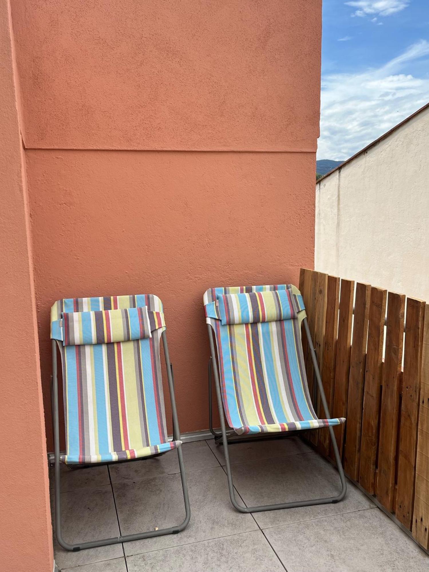 Au Coeur De Ville Avec Terrasse Ceret Luaran gambar